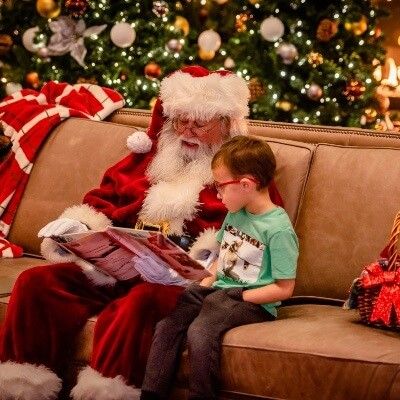 Santa In My Living Room Picture Free | Baci Living Room